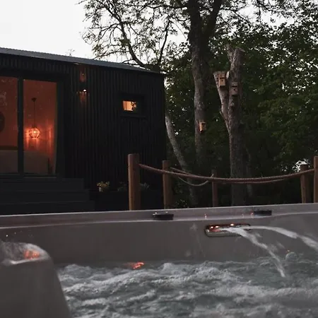 Riverside Retreat Βίλα Monaghan