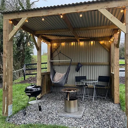 Riverside Retreat Βίλα